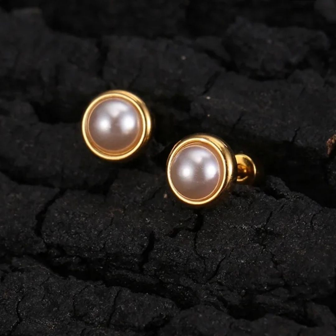 GOLD PEARL EARRING