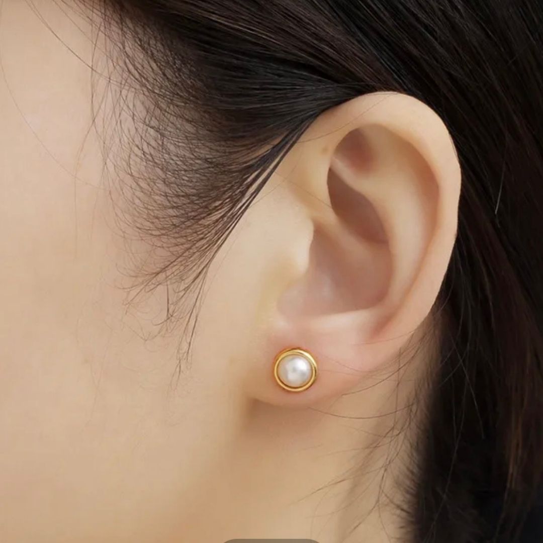 GOLD PEARL EARRING